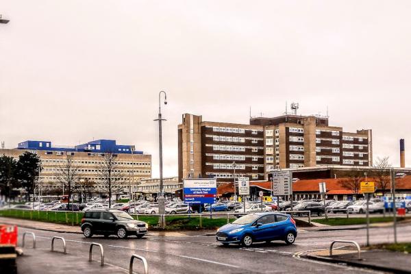 A view of a large hospital building.
